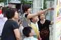 2. 家長正查閱子女在哪一班!
